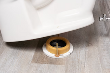 Load image into Gallery viewer, Johni-Ring 3-in Brown Wax Jumbo Toilet Wax Ring with Bolts
